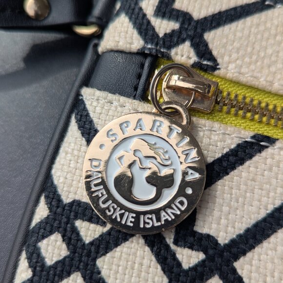 Spartina 449 Large Wristlet Wallet-Geometric Black and Green - Picture 2 of 5